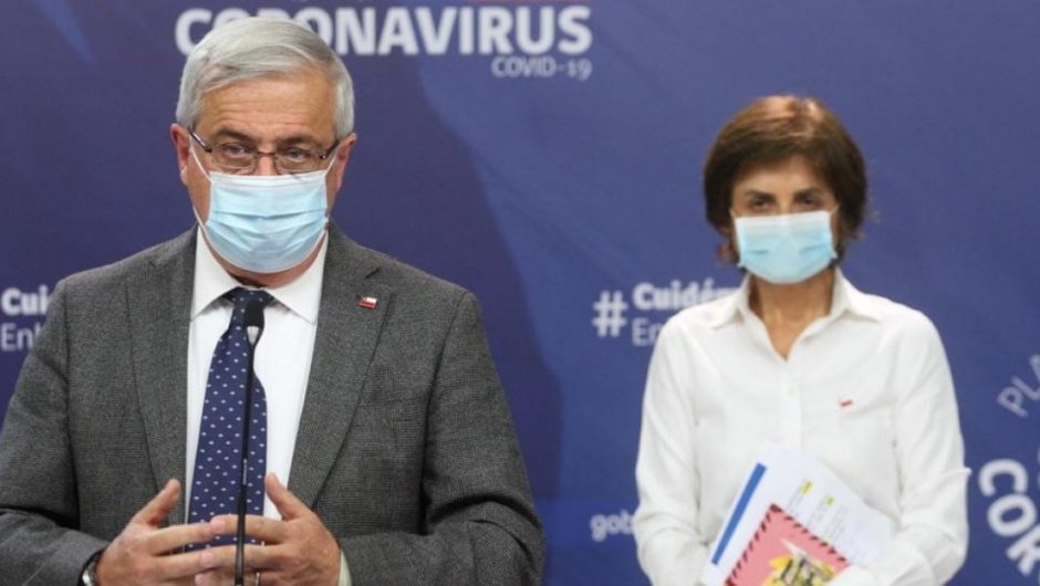 Ministro de Salud, Jaime Mañalich, junto a la subsecretaria de Salud Pública, Paula Daza. (Foto: @ministeriosalud).